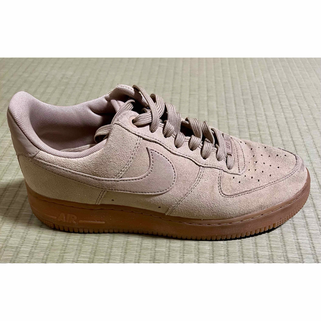 NIKE(ナイキ)のNIKE AIR FORCE 1 LOW '07 LV8 SUEDE 27 メンズの靴/シューズ(スニーカー)の商品写真