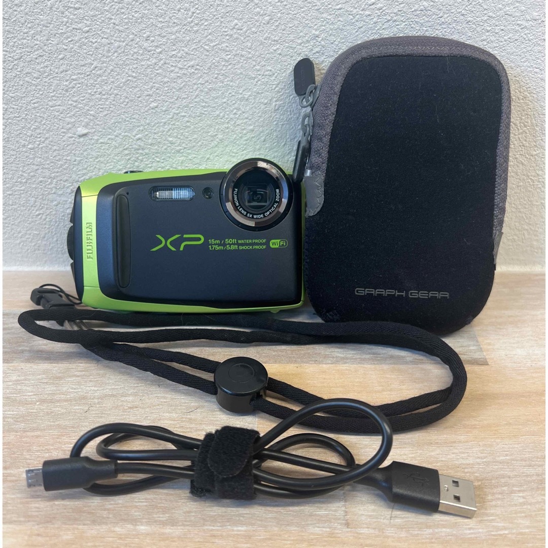 富士フイルム(フジフイルム)の美品 富士フィルム 防水 FinePix  XP90 おまけ付き スマホ/家電/カメラのカメラ(コンパクトデジタルカメラ)の商品写真