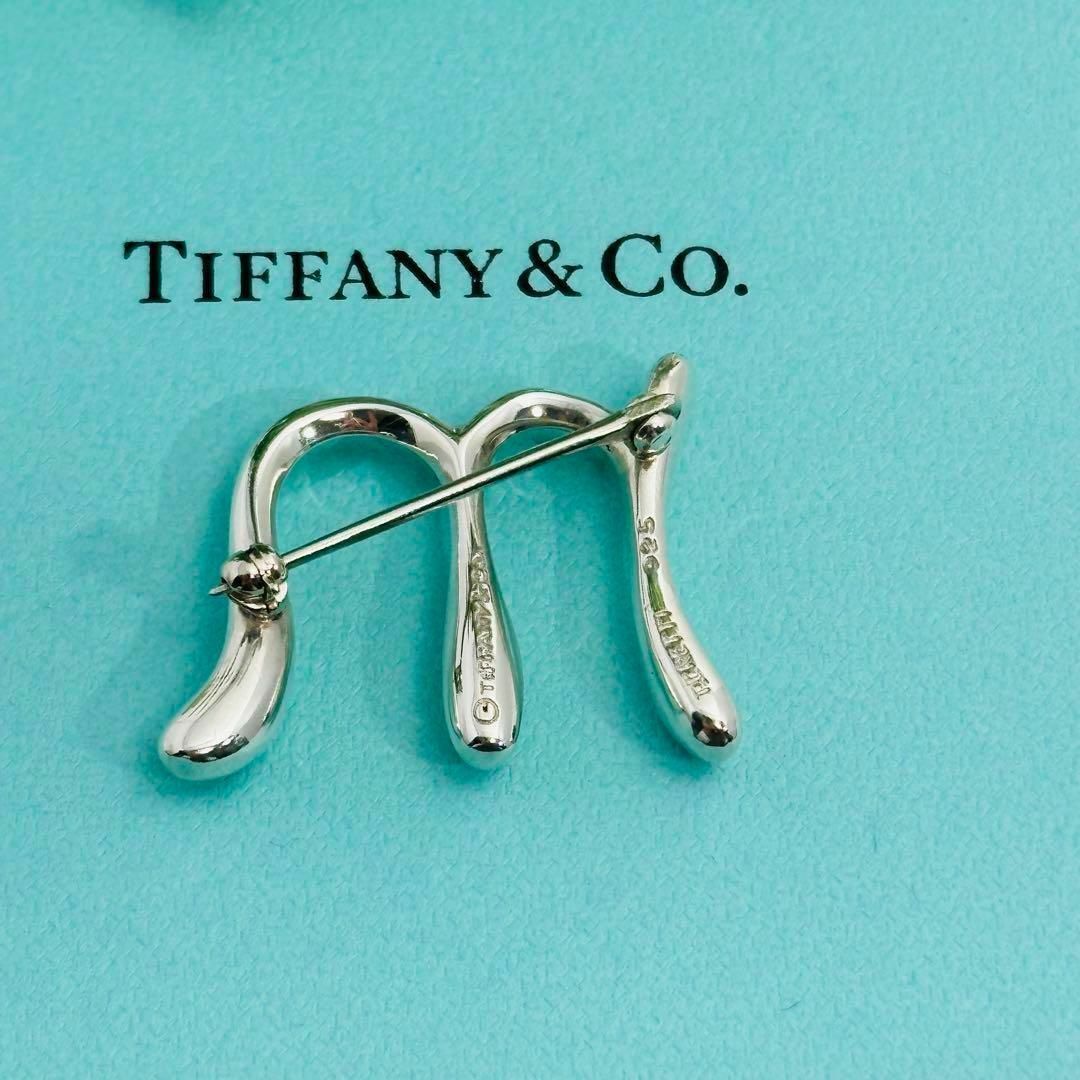 Tiffany & Co.(ティファニー)のTiffany ティファニー　ブローチ　イニシャル　M 安全ピン　コサージュ レディースのアクセサリー(ブローチ/コサージュ)の商品写真