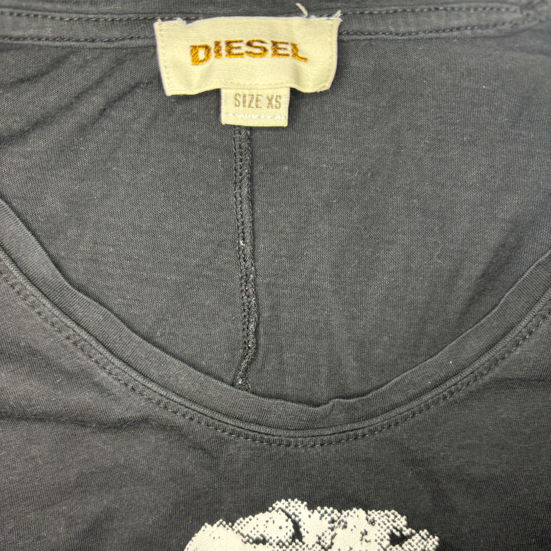 DIESEL(ディーゼル)の最終値下 DIESEL ディーゼル レディース Tシャツ 七分 黒 XS 穴あり レディースのトップス(Tシャツ(長袖/七分))の商品写真