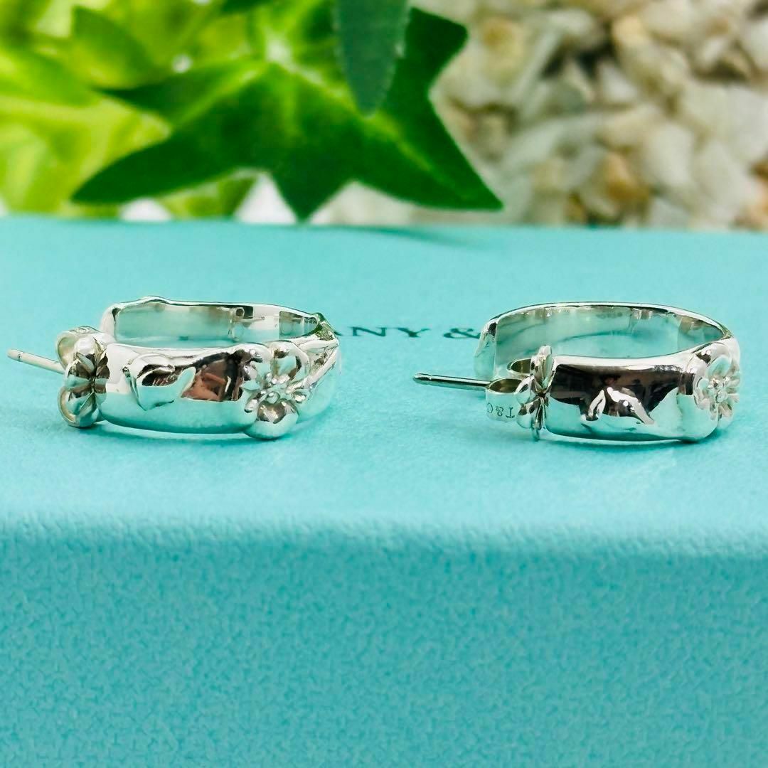 Tiffany & Co.(ティファニー)のティファニー　Tiffany ピアス　両耳　フープ　フラワー　花　ハイビスカス レディースのアクセサリー(ピアス)の商品写真