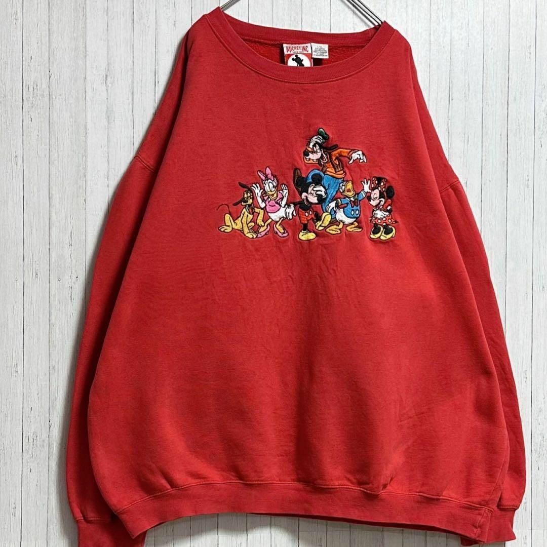 Disney(ディズニー)のディズニー　スウェット　ビッグシルエット　刺繍　赤　レッド　L/XL メンズのトップス(スウェット)の商品写真