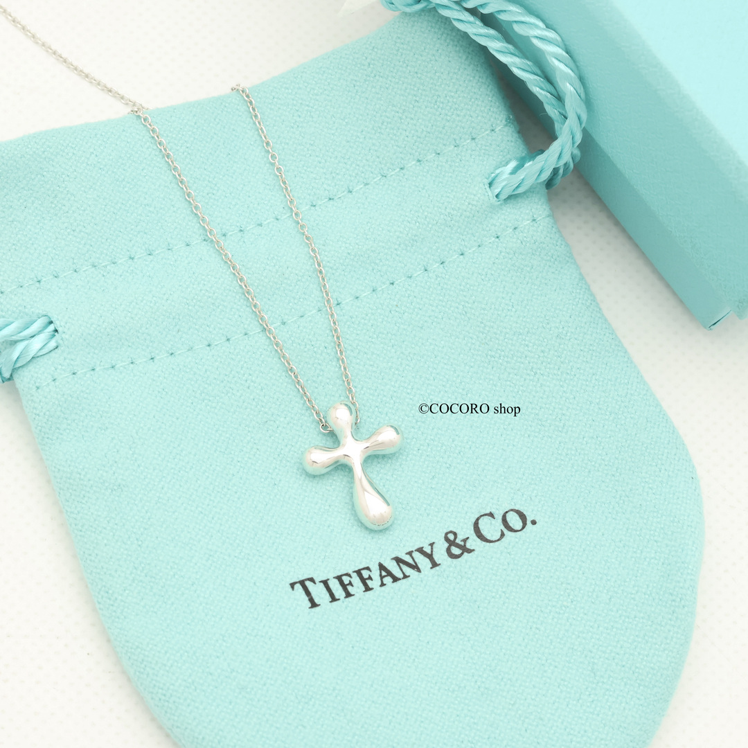 Tiffany & Co.(ティファニー)の【美品】TIFFANY&Co. スモール クロス ネックレス レディースのアクセサリー(ネックレス)の商品写真