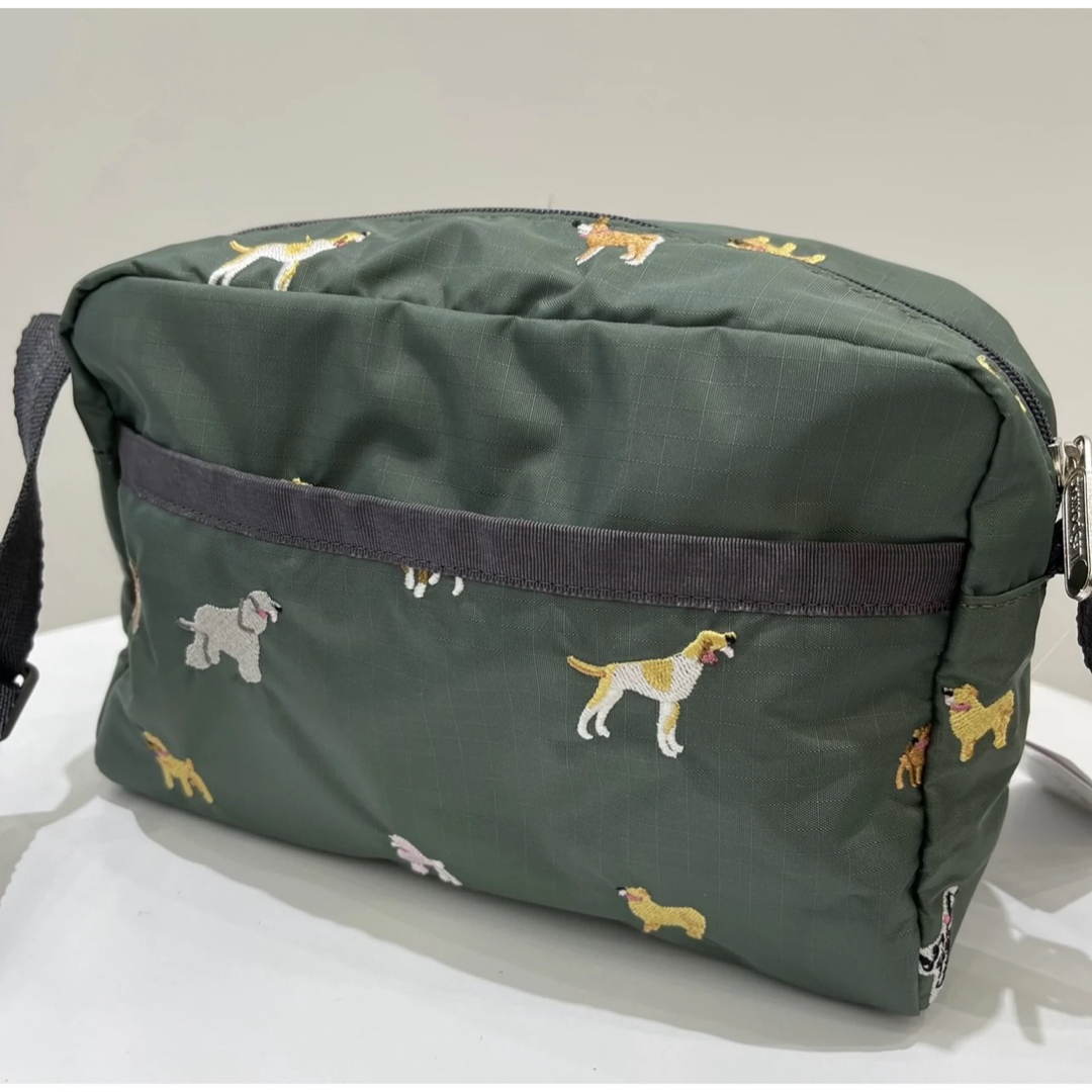 LeSportsac(レスポートサック)の【新品】レスポートサック　ブリード オブドッグ　クロスボディー　ミニショルダー レディースのバッグ(ショルダーバッグ)の商品写真