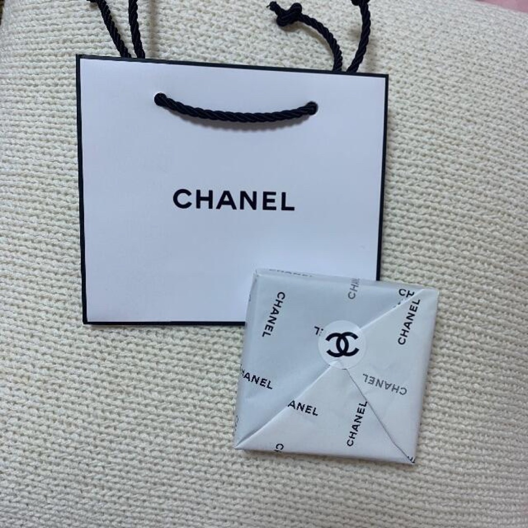 CHANEL(シャネル)のシャネル レキャトルオンブル 274 コードエレガン ラッピング済み コスメ/美容のベースメイク/化粧品(アイシャドウ)の商品写真