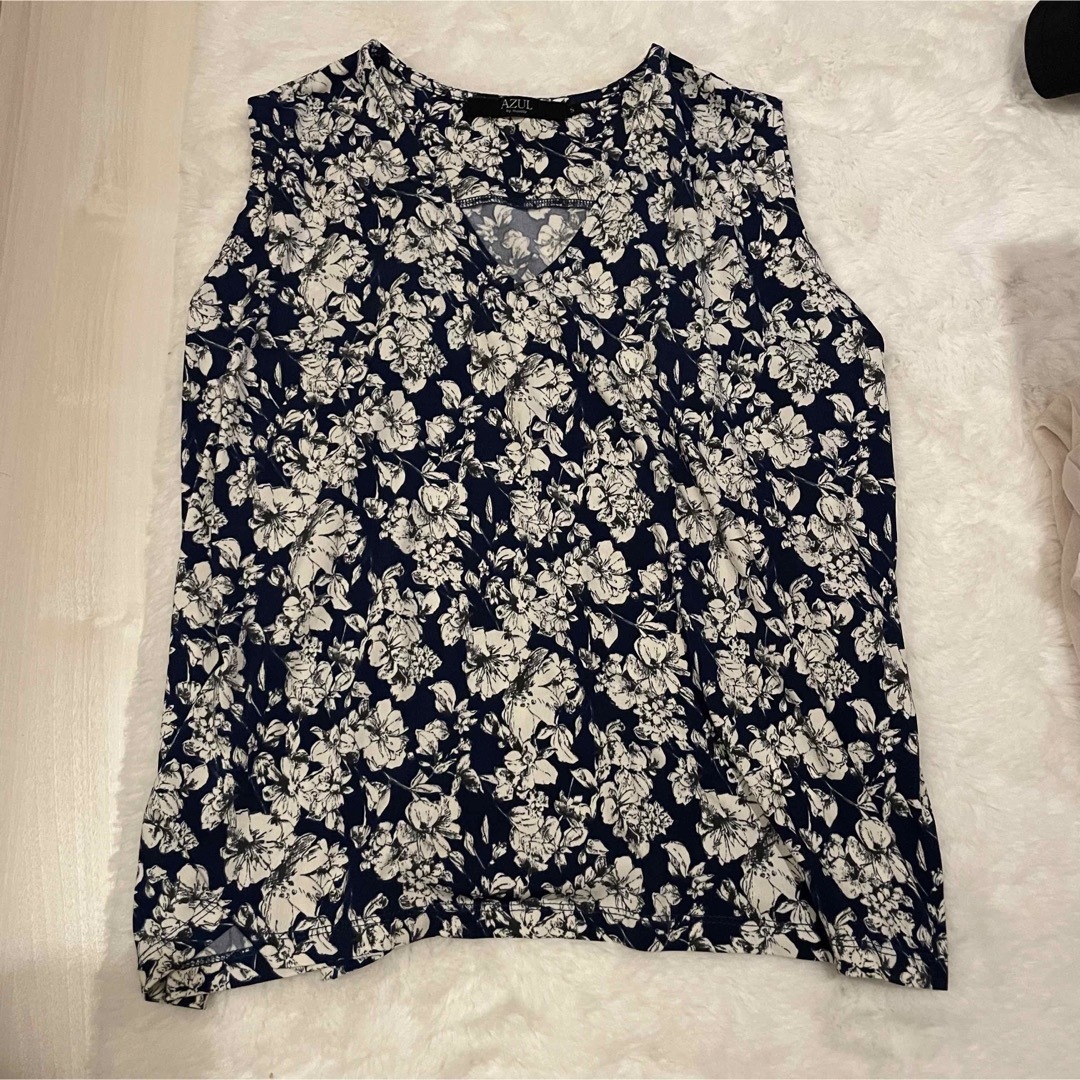 AZUL by moussy(アズールバイマウジー)の【AZUL】花柄タンクトップ/ノースリーブ/ブラウス レディースのトップス(シャツ/ブラウス(半袖/袖なし))の商品写真