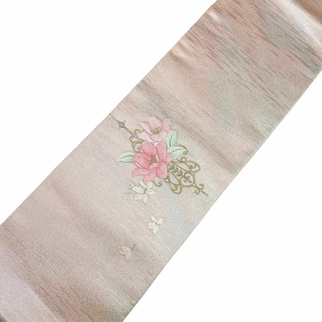 名古屋帯 美しい花と羽根の刺繍 花瓶 パステルカラー 着物 RO-5430 レディースの水着/浴衣(着物)の商品写真