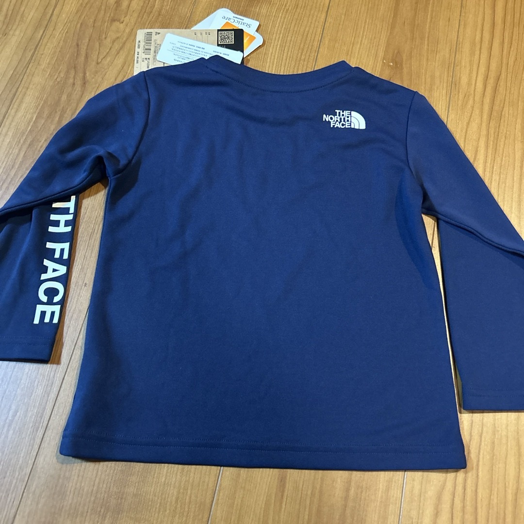 THE NORTH FACE(ザノースフェイス)の新品未使用品　THE NORTH FACE キッズロンT サイズ110 キッズ/ベビー/マタニティのキッズ服女の子用(90cm~)(Tシャツ/カットソー)の商品写真