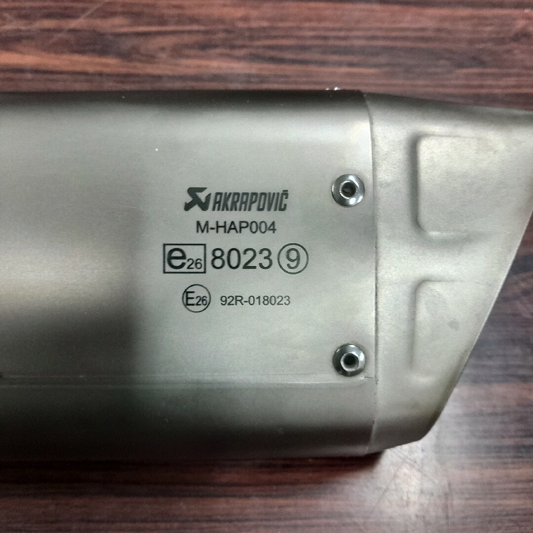 AKRAPOVIC アクラポビッチ　リンクパイプ　スリップオンマフラーセット 自動車/バイクのバイク(パーツ)の商品写真