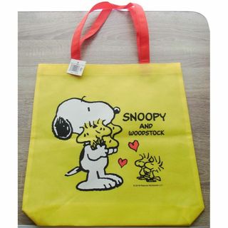 スヌーピー(SNOOPY)のスヌーピー 柄 の 不織布 トートバッグ　イエロー(トートバッグ)