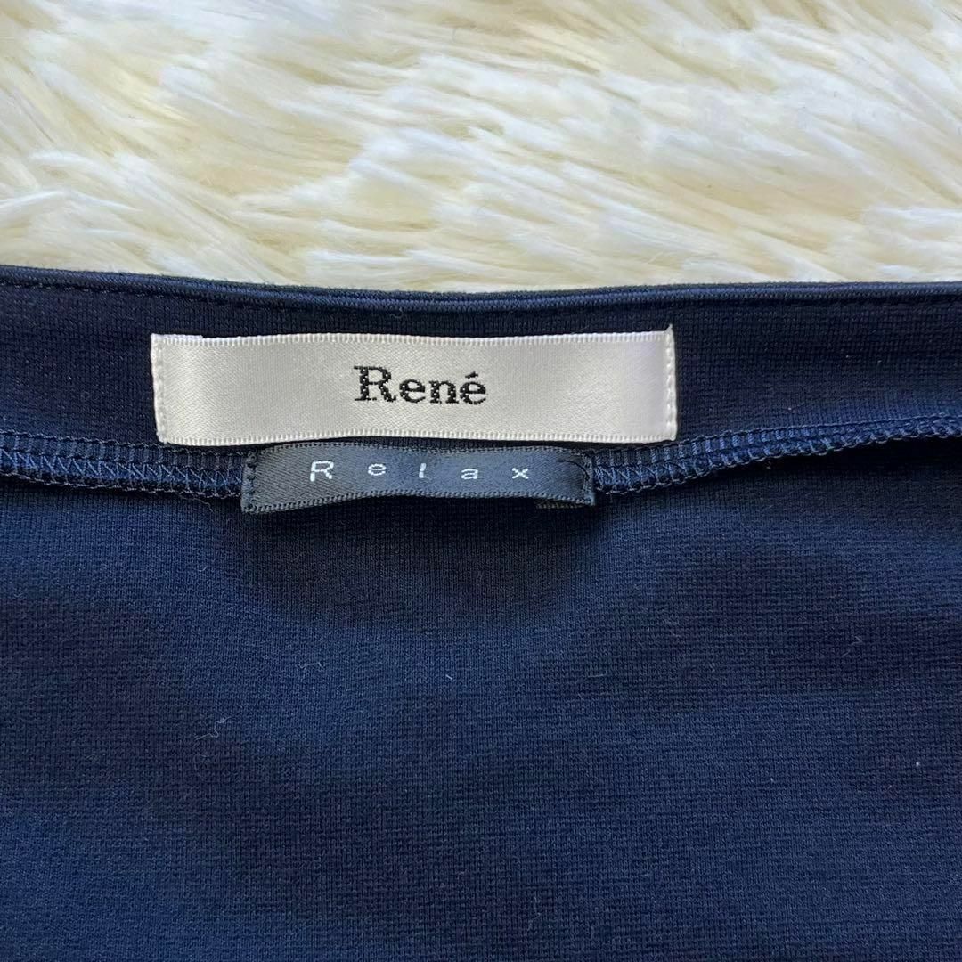 René(ルネ)の美品 Rene ルネ カットソー 半袖 袖 レース パール ネイビー 36 レディースのトップス(Tシャツ(半袖/袖なし))の商品写真