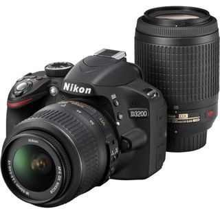 ニコン(Nikon)のNikon  デジタル一眼レフカメラ D3200 ダブルズームキット BLACK(デジタル一眼)