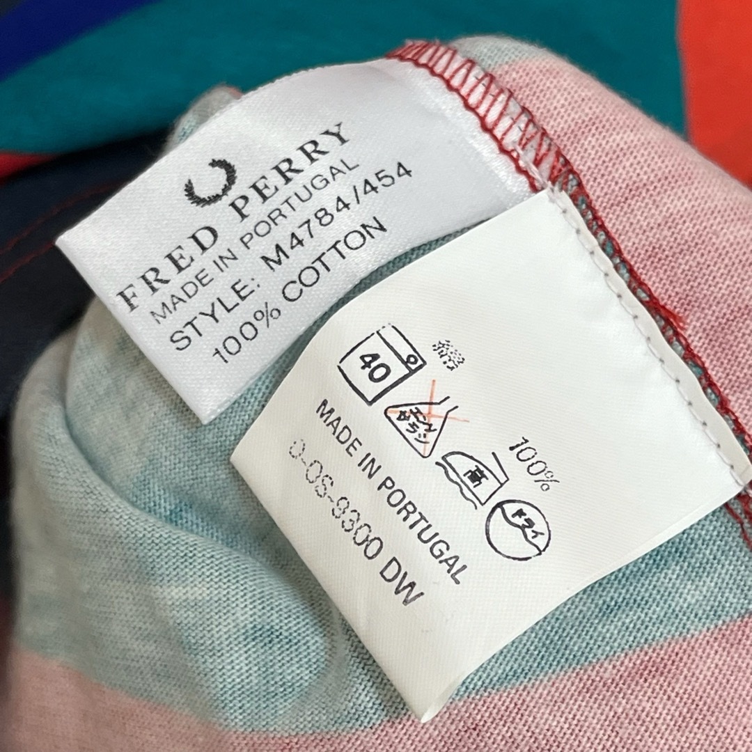 FRED PERRY(フレッドペリー)のFRED PERRY フレッドペリー Tシャツ ボーダー カラフル 胸元ロゴ刺繍 メンズのトップス(Tシャツ/カットソー(半袖/袖なし))の商品写真
