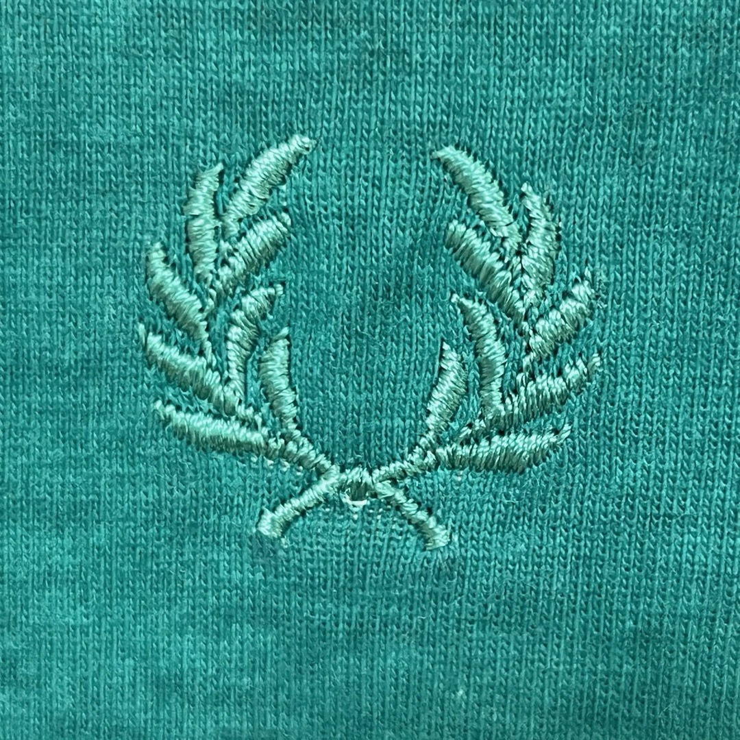 FRED PERRY(フレッドペリー)のFRED PERRY フレッドペリー Tシャツ ボーダー カラフル 胸元ロゴ刺繍 メンズのトップス(Tシャツ/カットソー(半袖/袖なし))の商品写真