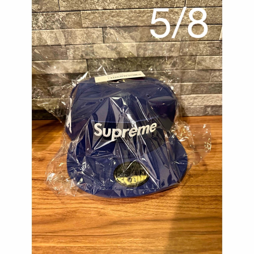 Supreme(シュプリーム)のSupreme MLB New Era Dark Royal 5/8 メンズの帽子(キャップ)の商品写真