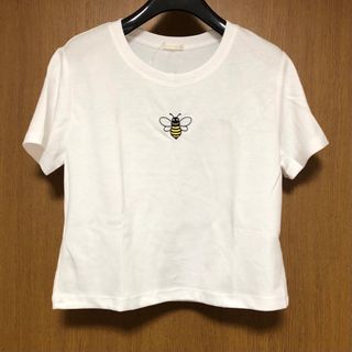 ジーユー(GU)の新品　GU クロップドTシャツ　ミニTシャツ　蜂　オフ白(Tシャツ(半袖/袖なし))