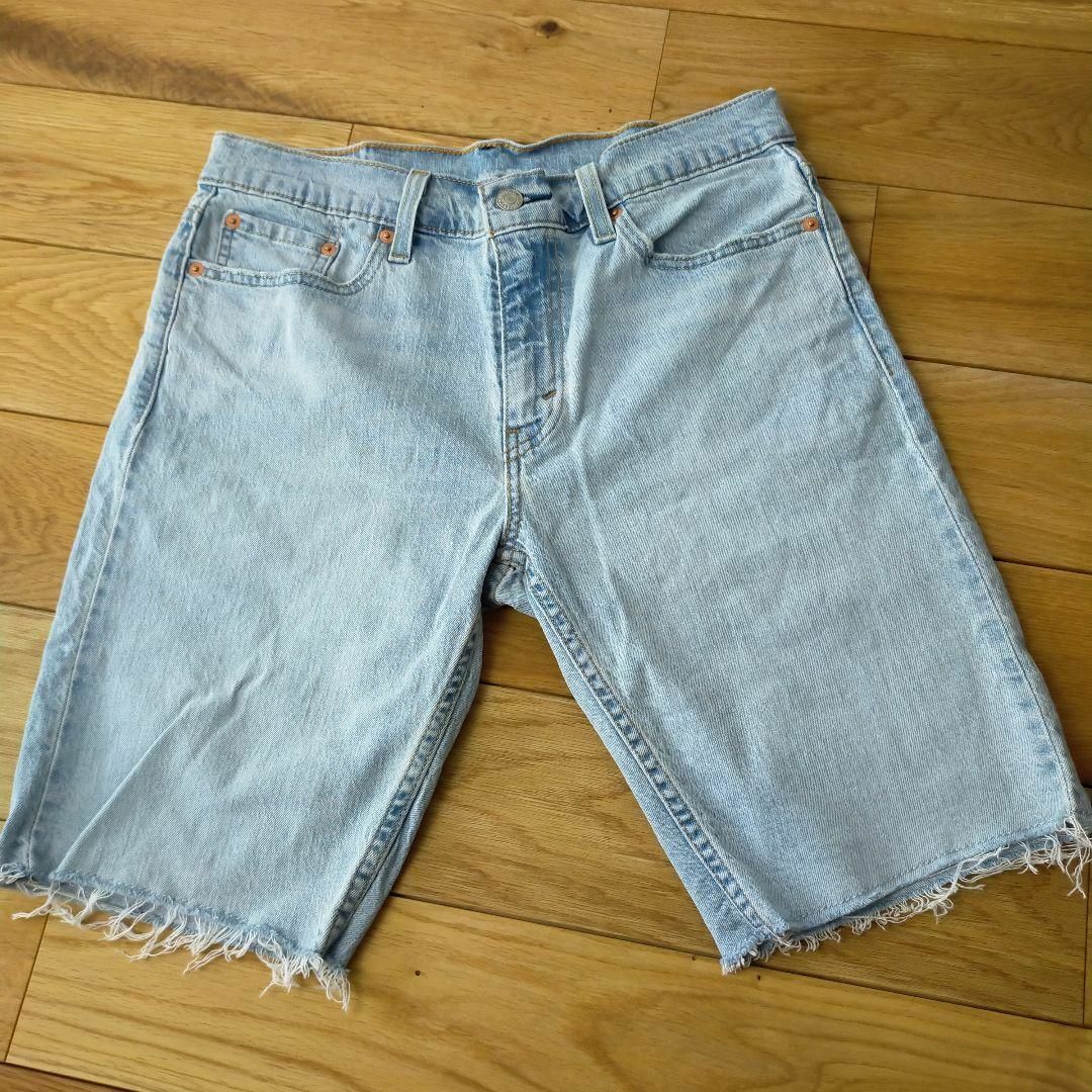 Levi's(リーバイス)のLevi's　リーバイス　デニム　ハーフパンツ　W30　405　切りっぱなし メンズのパンツ(ショートパンツ)の商品写真