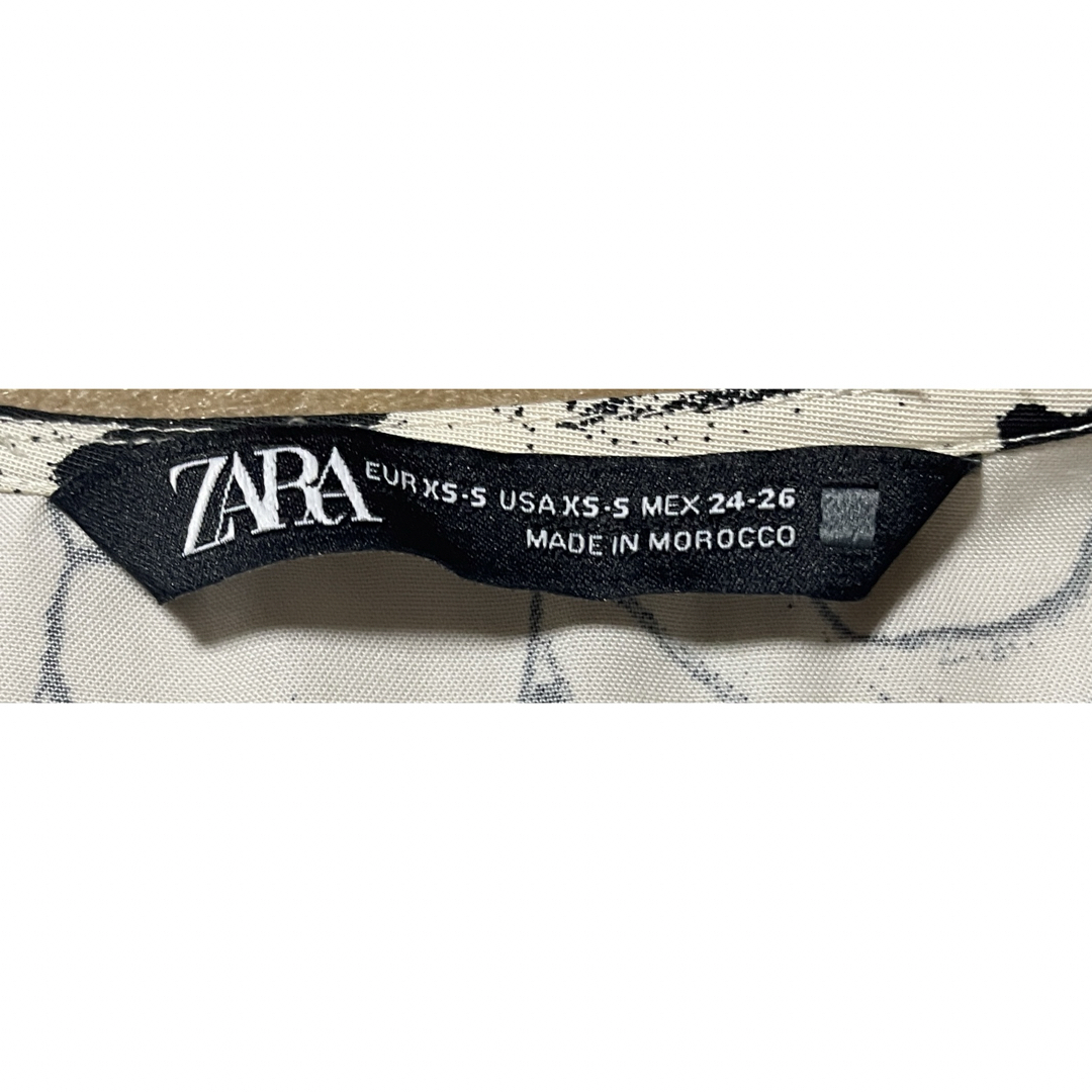 ZARA(ザラ)のザラ ZARA 花柄 総柄 タッセル ブラウス 羽織り チュニック レディースのトップス(シャツ/ブラウス(長袖/七分))の商品写真