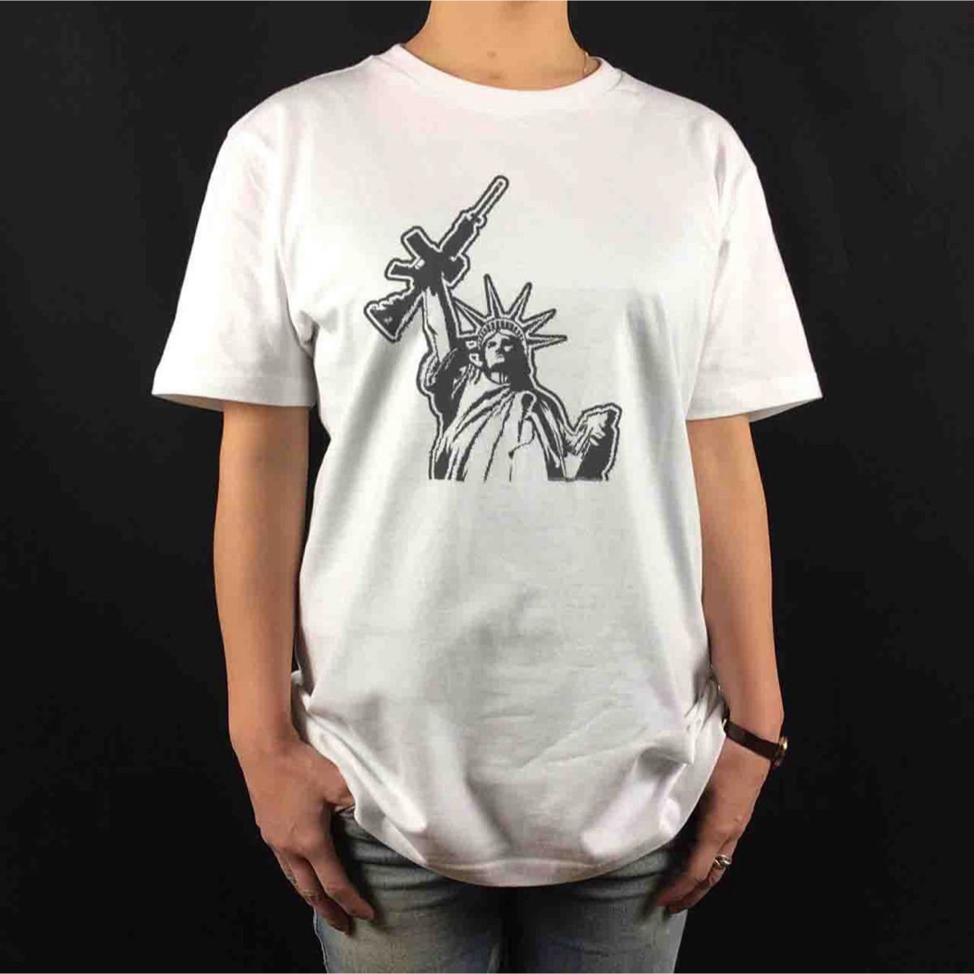 新品 自由の女神 マシンガン ステンシル アウトライン ポップ アート Tシャツ メンズのトップス(Tシャツ/カットソー(半袖/袖なし))の商品写真