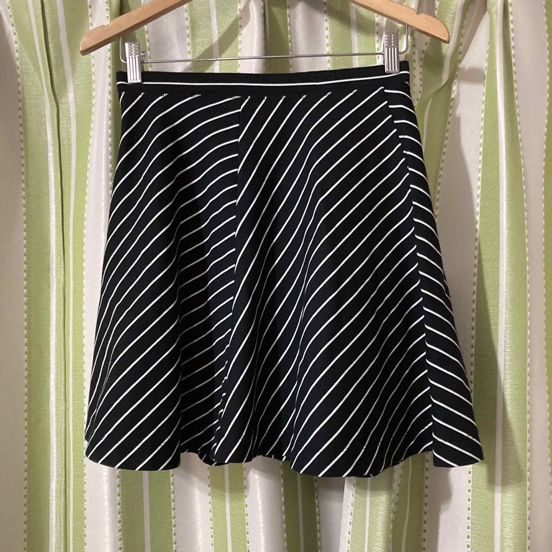 UNIQLO(ユニクロ)のフレアスカート　ポンチ生地 レディースのスカート(ミニスカート)の商品写真