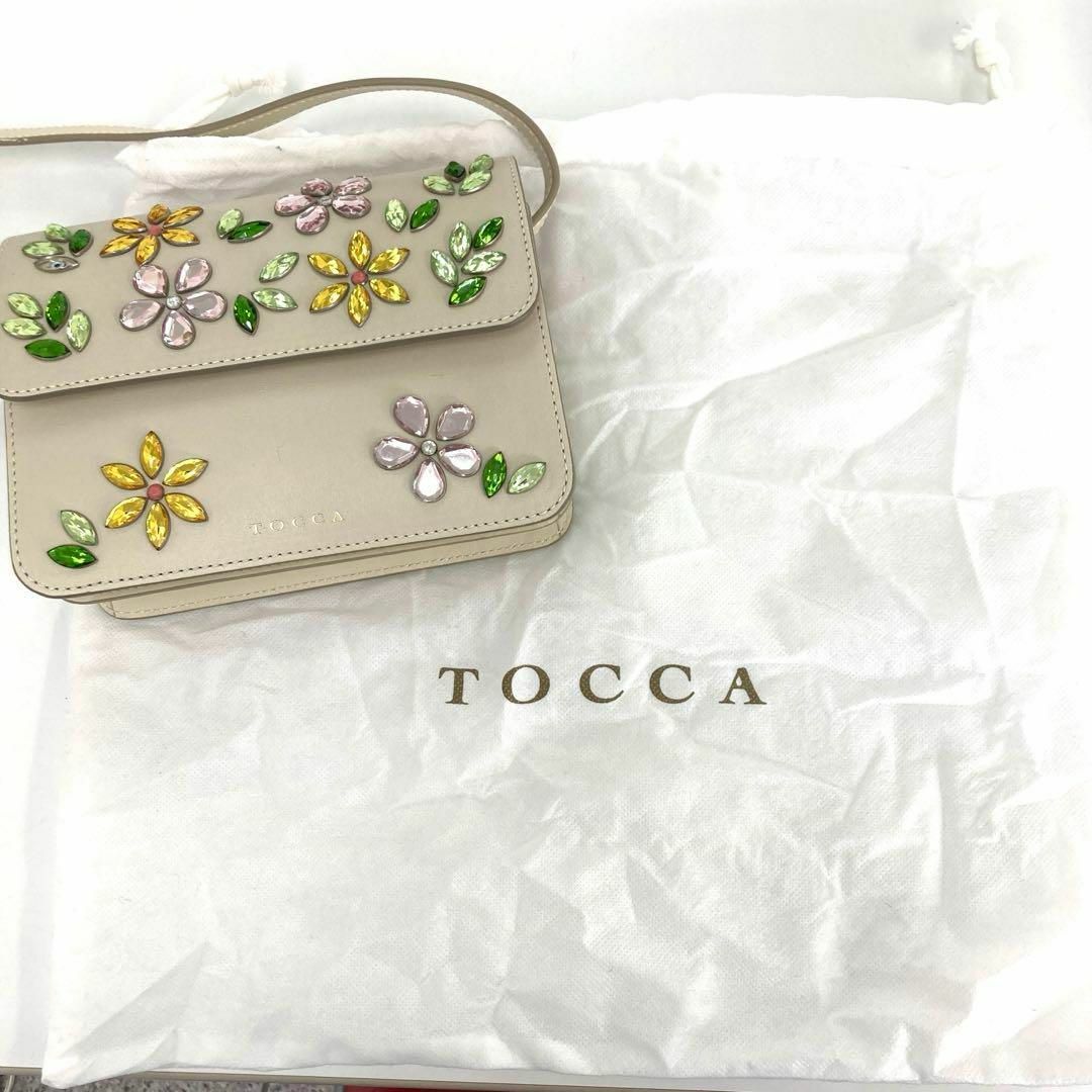 TOCCA(トッカ)のTOCCA バック　ビジュー　ベージュ　F0025 レディースのバッグ(ショルダーバッグ)の商品写真