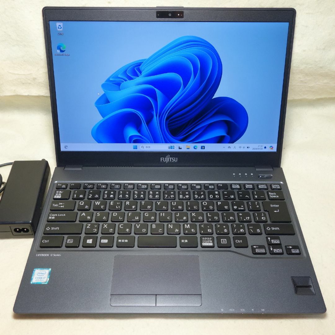 富士通(フジツウ)のLIFEBOOK U938◆i7-8550U/SSD 256G/8G/超軽量 スマホ/家電/カメラのPC/タブレット(ノートPC)の商品写真