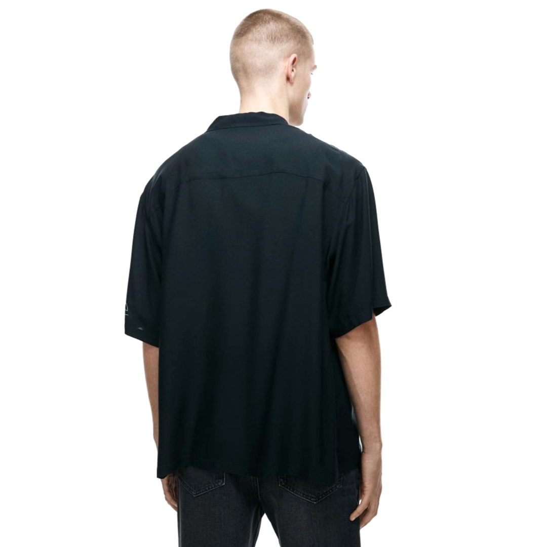 H&M(エイチアンドエム)の新品 H&M × カートコバーン NIRVANA コラボ シャツ XL メンズのトップス(シャツ)の商品写真