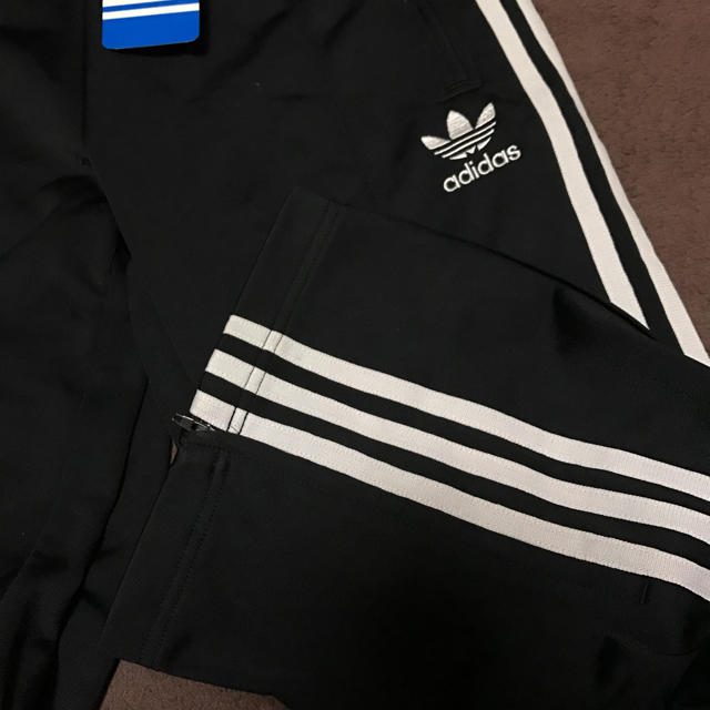 adidas(アディダス)の未使用！adidas originals★ジャージパンツ★黒★Ｌ レディースのパンツ(その他)の商品写真