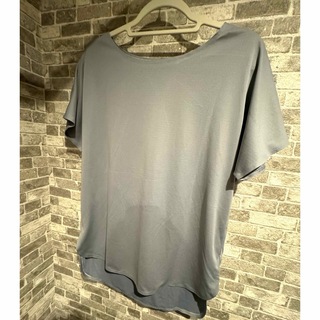 ユニクロ(UNIQLO)の新品　未使用　ユニクロ　トレーニング　Tシャツ　ブルー　L ヨガ　ジム(Tシャツ(半袖/袖なし))