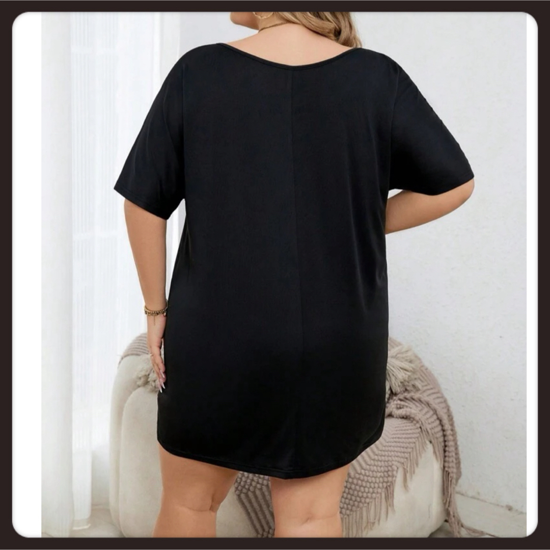 【10L】ゆるVネック ロゴ 丈長め 半袖Tシャツ ルームウェア 大きいサイズ レディースのルームウェア/パジャマ(ルームウェア)の商品写真