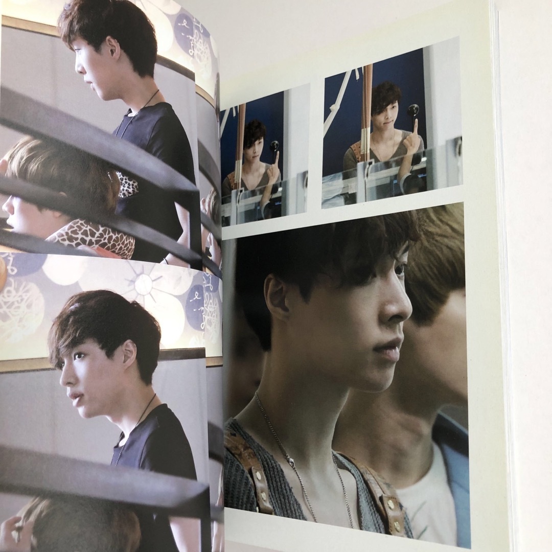 EXO(エクソ)のCHERE MAMIE 1st PB / EXO LAY マスター 写真集 エンタメ/ホビーのタレントグッズ(アイドルグッズ)の商品写真