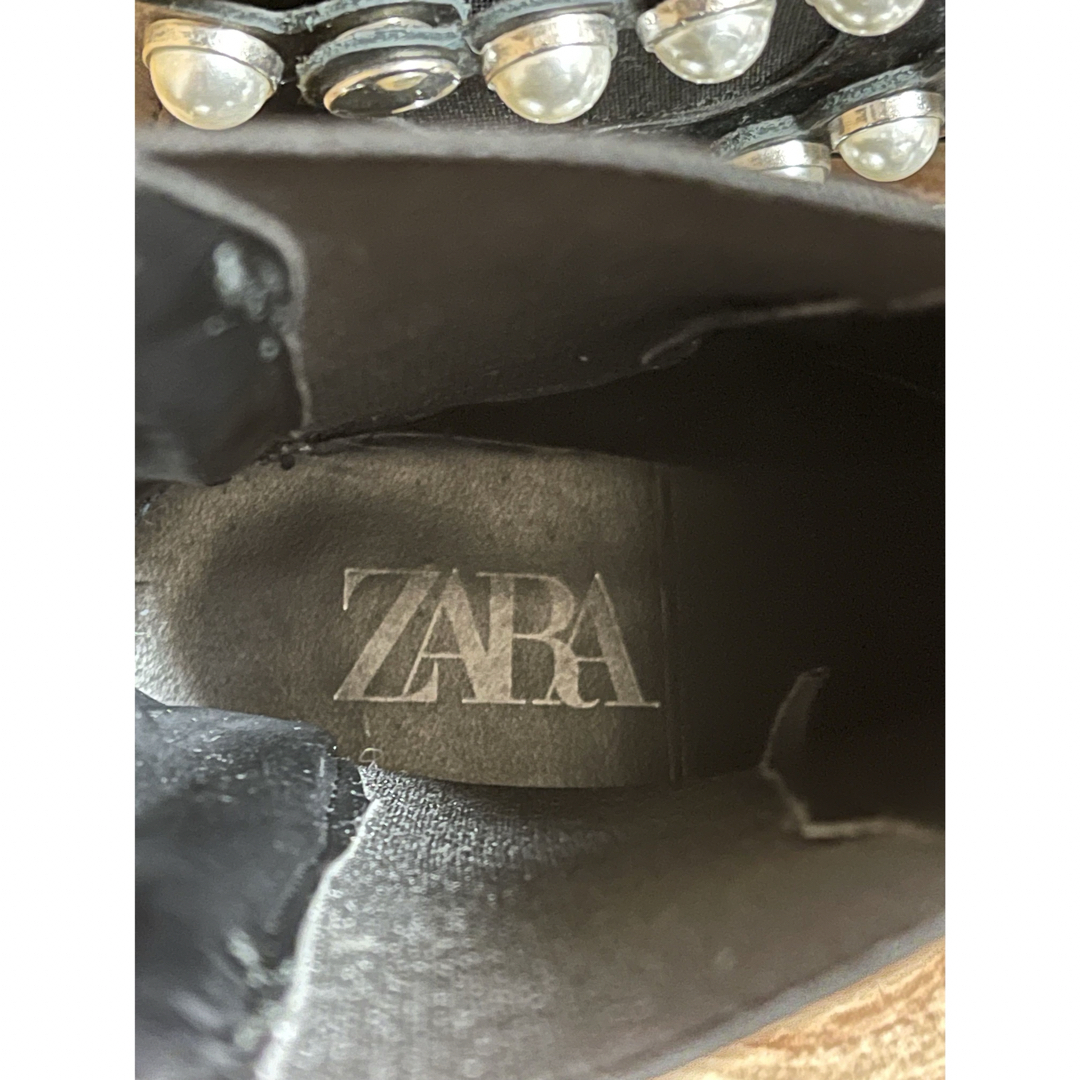 ZARA(ザラ)の美品です★ZARA ザラサイドゴアブーツ ブラック×パール25cm記載サイズ40 レディースの靴/シューズ(ブーツ)の商品写真