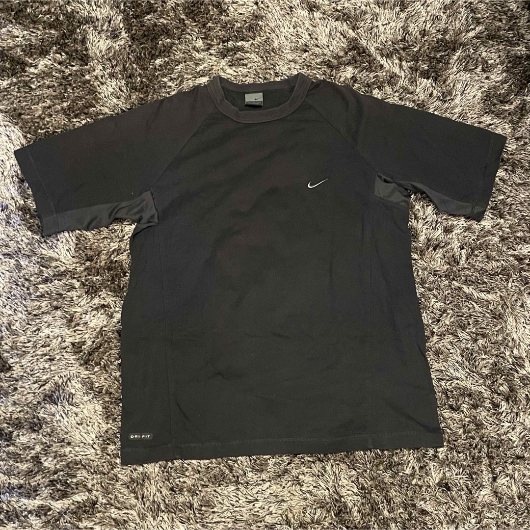 NIKE(ナイキ)の破格 美品 ナイキ DRIFIT シャツ サイズM ブラック 黒 メンズのトップス(Tシャツ/カットソー(半袖/袖なし))の商品写真