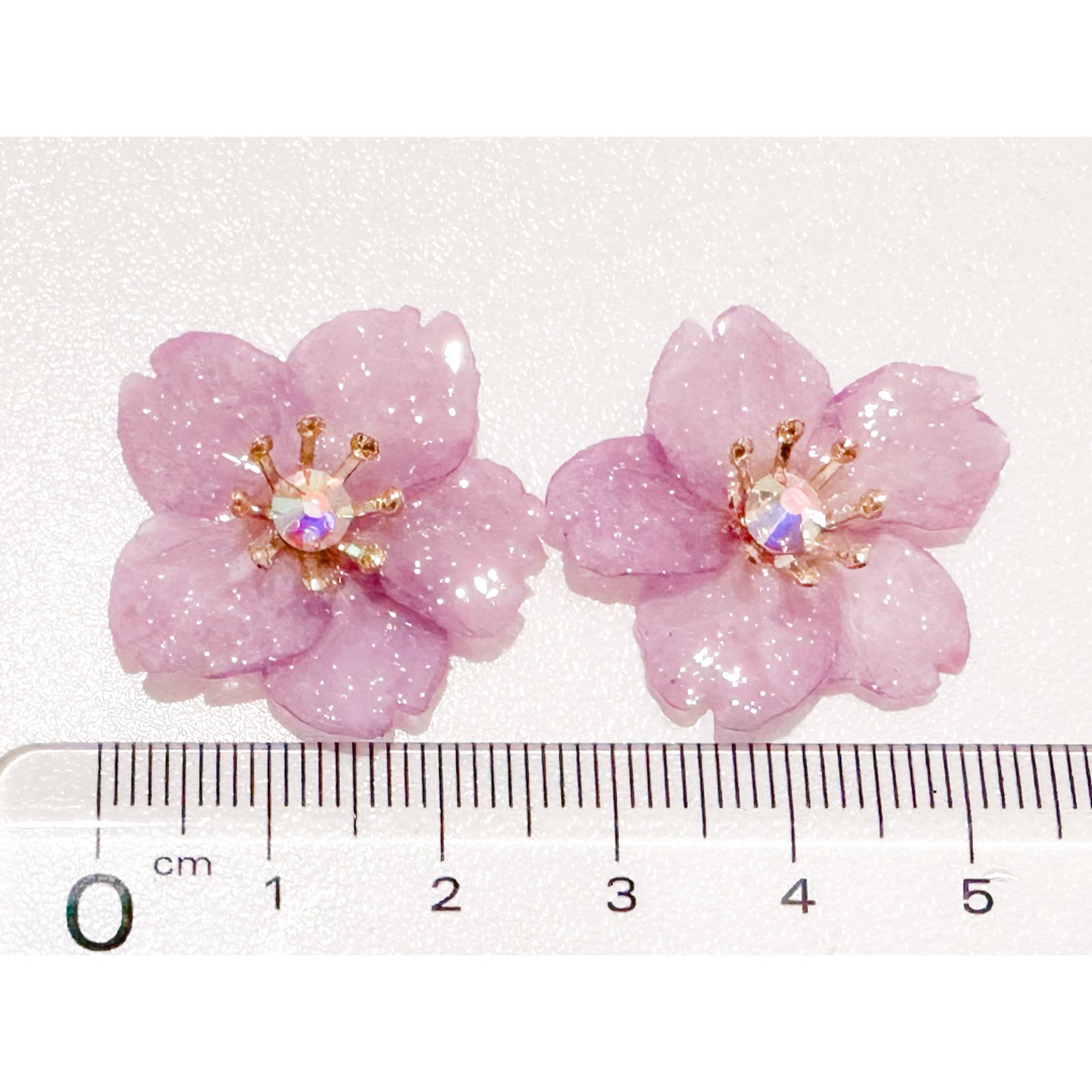 河津桜のピアス / イヤリング ハンドメイドのアクセサリー(ピアス)の商品写真