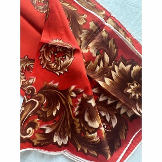 ヴィンテージ　80年代　赤いスカーフ(バンダナ/スカーフ)