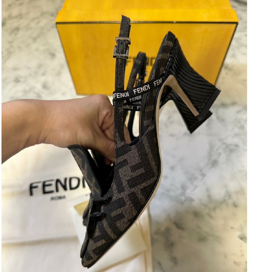 FENDI(フェンディ)のFENDIパンプス レディースの靴/シューズ(ハイヒール/パンプス)の商品写真