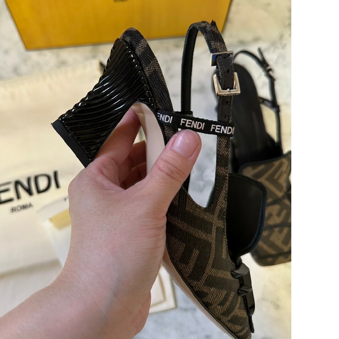 FENDI(フェンディ)のFENDIパンプス レディースの靴/シューズ(ハイヒール/パンプス)の商品写真