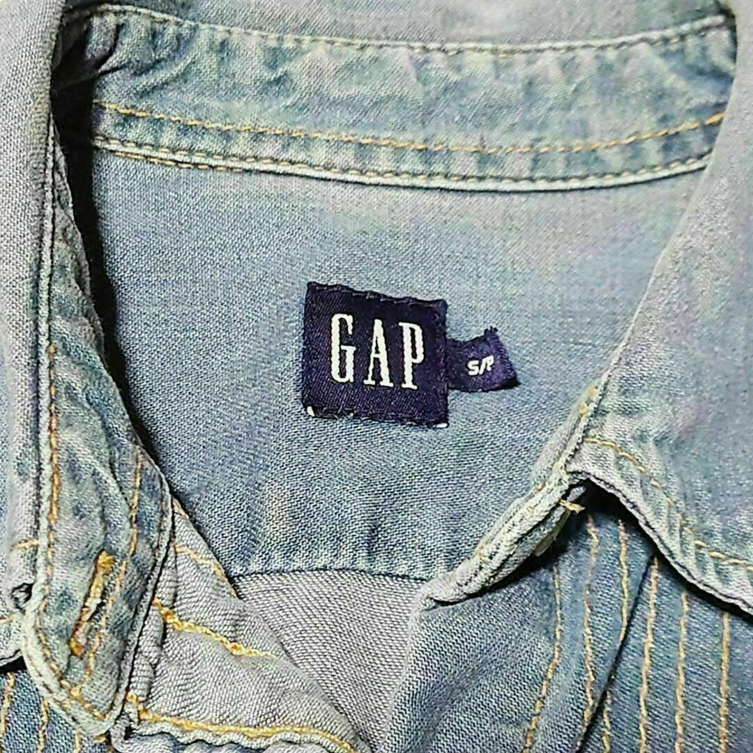 GAP ギャプ デニムシャツ S/P トップス 無地 長袖 コットン 100% レディースのトップス(シャツ/ブラウス(長袖/七分))の商品写真