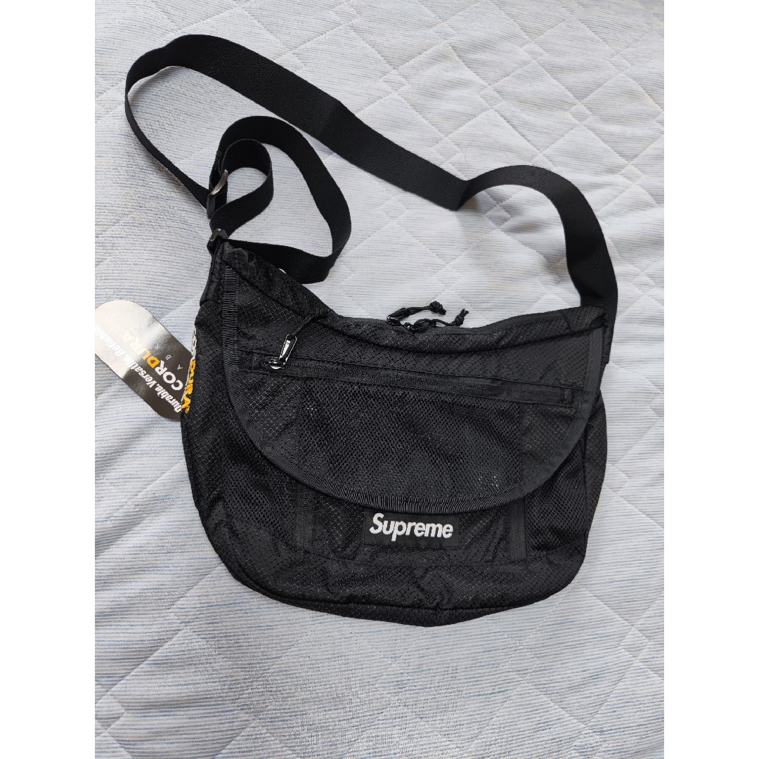 Supreme(シュプリーム)のSupreme 22SS Small Messenger Bag  シュプリーム メンズのバッグ(メッセンジャーバッグ)の商品写真