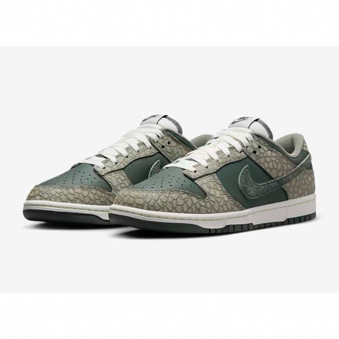 NIKE(ナイキ)の☆DUNK LOW Vintage Green and Dark Stucco☆ メンズの靴/シューズ(スニーカー)の商品写真