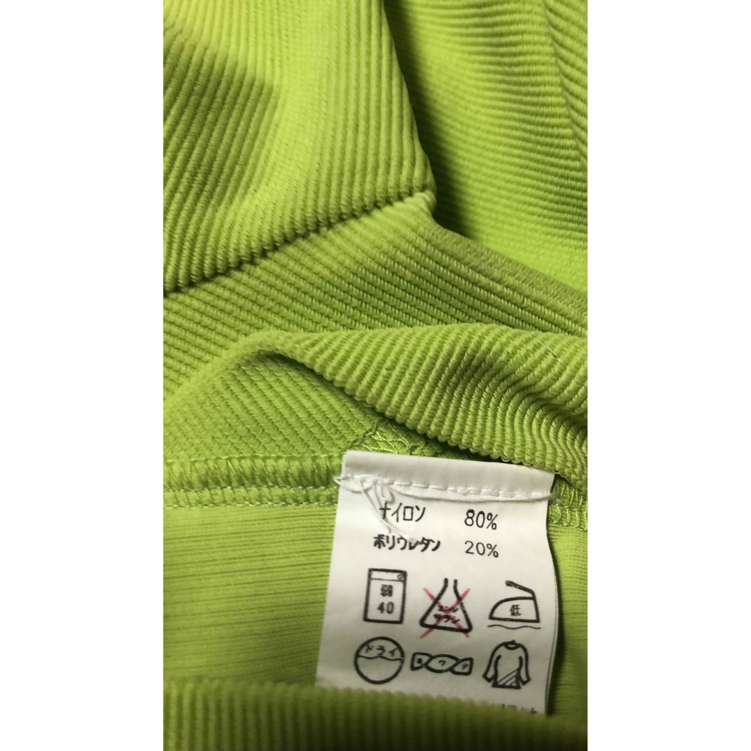 美品　半袖　トップス　カットソー　グリーン　ストレッチ付きMサイズ レディースのトップス(カットソー(半袖/袖なし))の商品写真