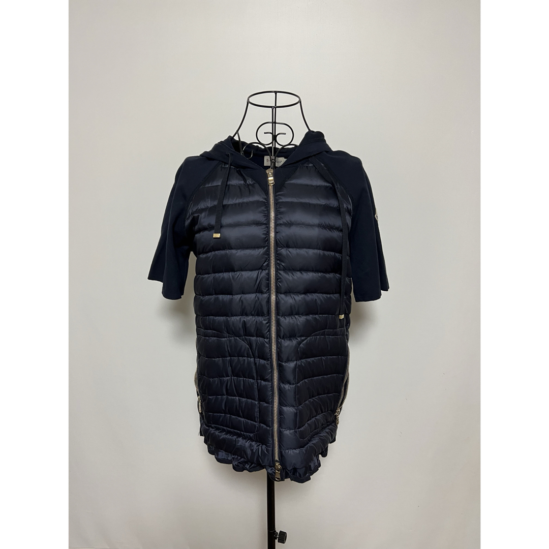 MONCLER(モンクレール)のMONCLER☆ダウン切替☆半袖ジップパーカー レディースのジャケット/アウター(その他)の商品写真