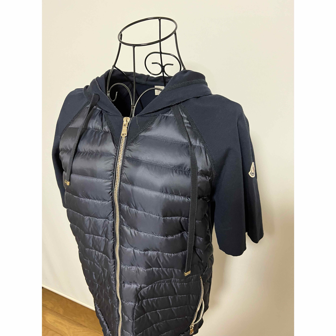 MONCLER(モンクレール)のMONCLER☆ダウン切替☆半袖ジップパーカー レディースのジャケット/アウター(その他)の商品写真