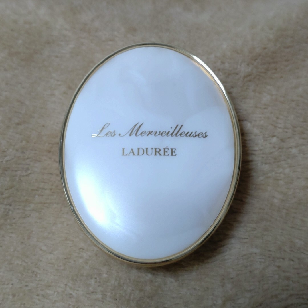 Les Merveilleuses LADUREE(レメルヴェイユーズラデュレ)のラデュレ　パウダーブラッシュ08 コスメ/美容のベースメイク/化粧品(チーク)の商品写真