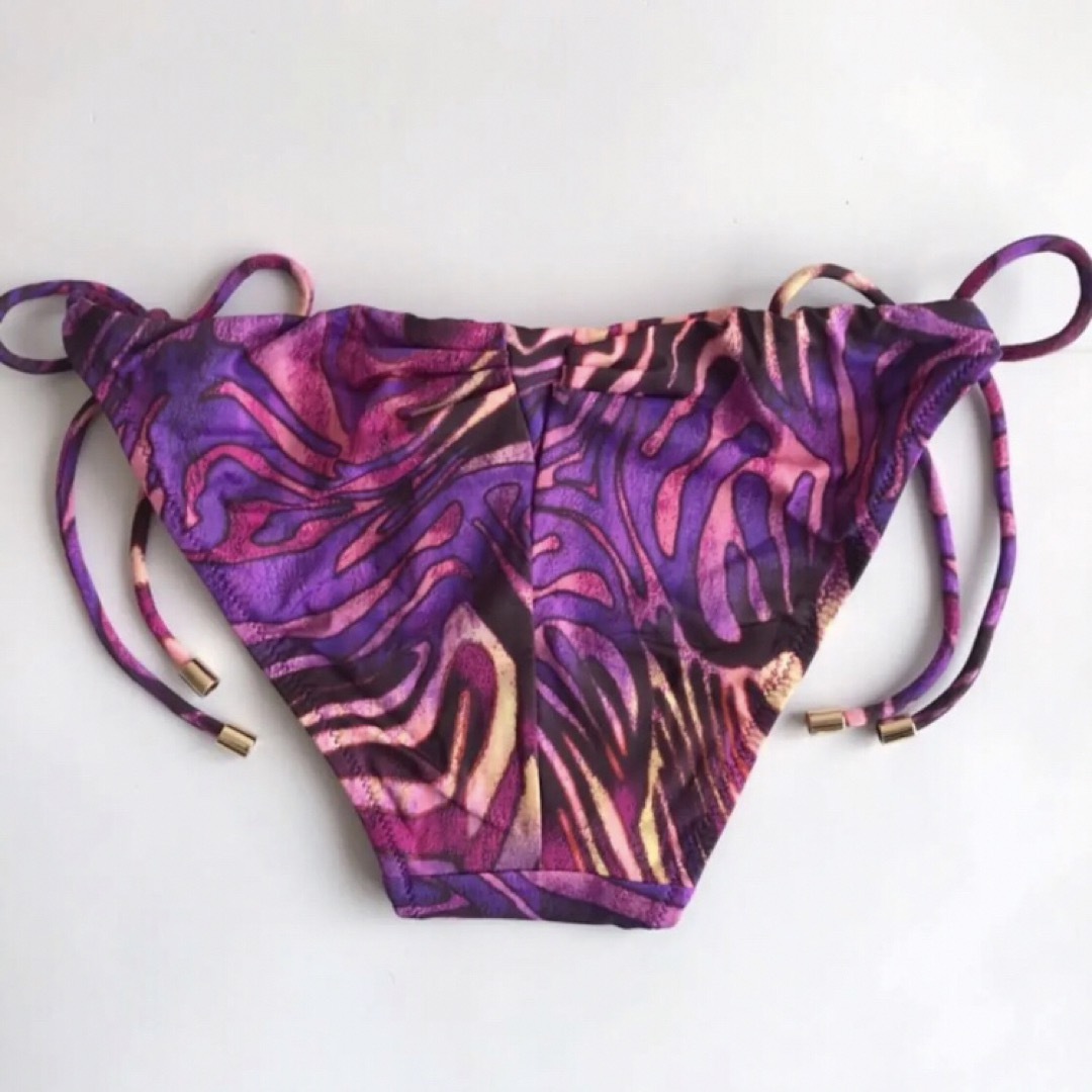 Victoria's Secret(ヴィクトリアズシークレット)のレア 新品 水着 ヴィクトリアシークレット 紫 ビジュー レディースの水着/浴衣(水着)の商品写真