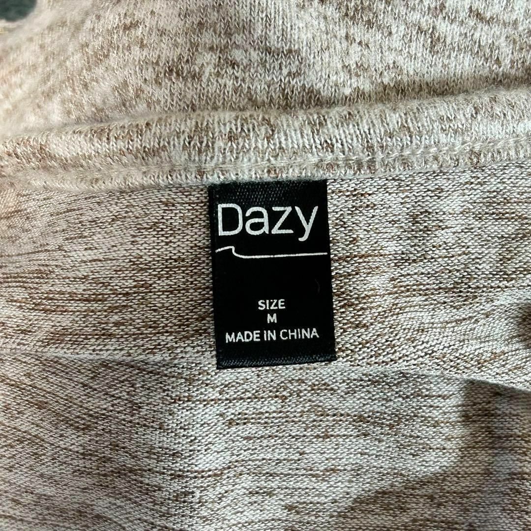 DazyClair(デイジークレア)の美品✨【Dazy】ショートＶネックカーディガン　ストレッチ素材　薄ブラウン　M レディースのトップス(カーディガン)の商品写真