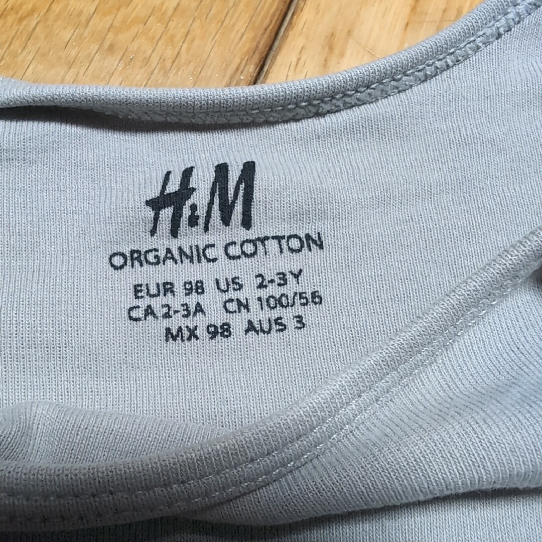 H&M(エイチアンドエム)のH&M　98cm　半袖ロンパース　2枚セット キッズ/ベビー/マタニティのキッズ服男の子用(90cm~)(下着)の商品写真