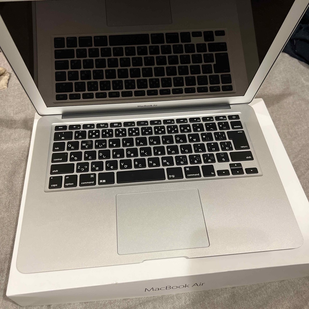 Apple(アップル)のAPPLE MacBook Air MQD32J/A Core i5 8,192 スマホ/家電/カメラのPC/タブレット(ノートPC)の商品写真