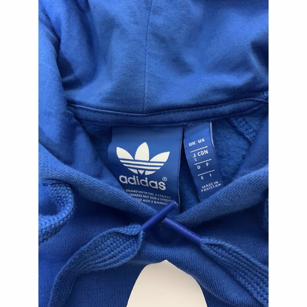 adidas(アディダス)のアディダス　ビッグロゴパーカー レディースのトップス(パーカー)の商品写真