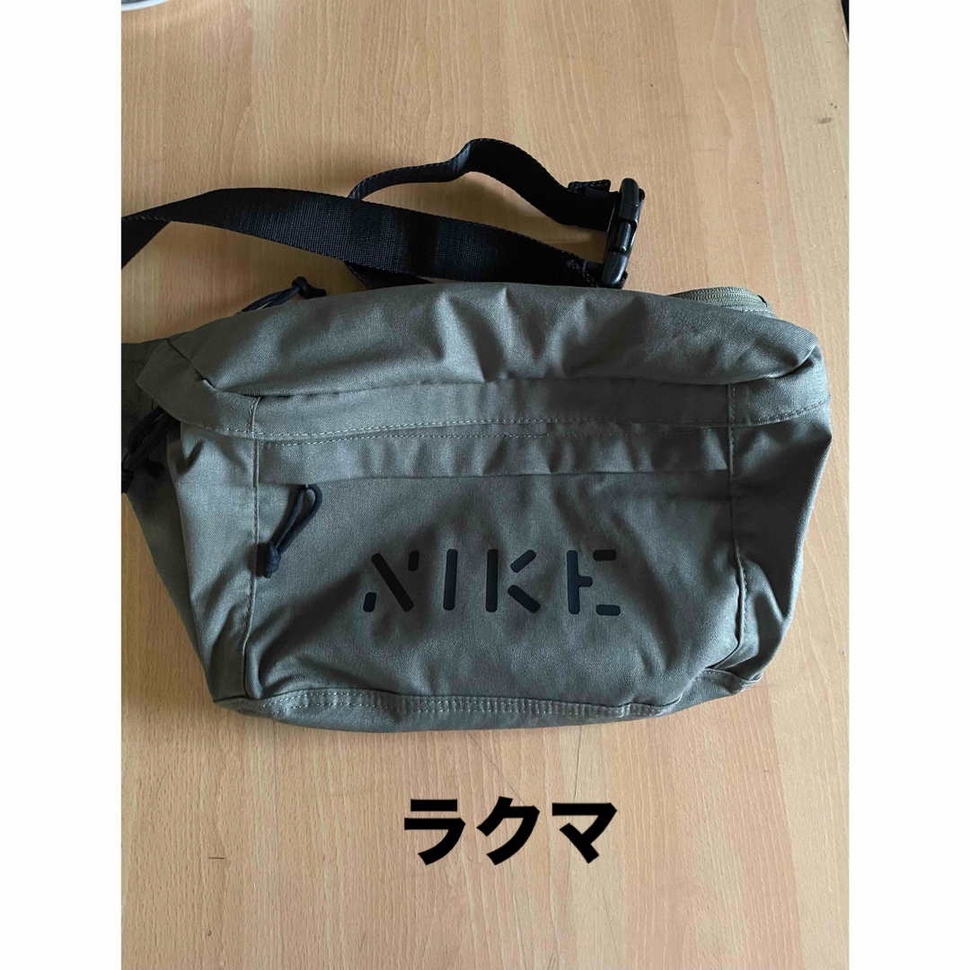NIKE(ナイキ)のNIKE AIRウエスト バッグ  テック ヒップ パック ボディバッグ カーキ メンズのバッグ(ボディーバッグ)の商品写真